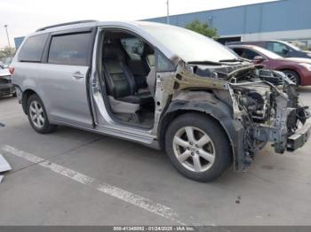  Salvage Toyota Sienna