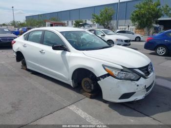  Salvage Nissan Altima