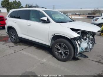  Salvage Toyota Highlander