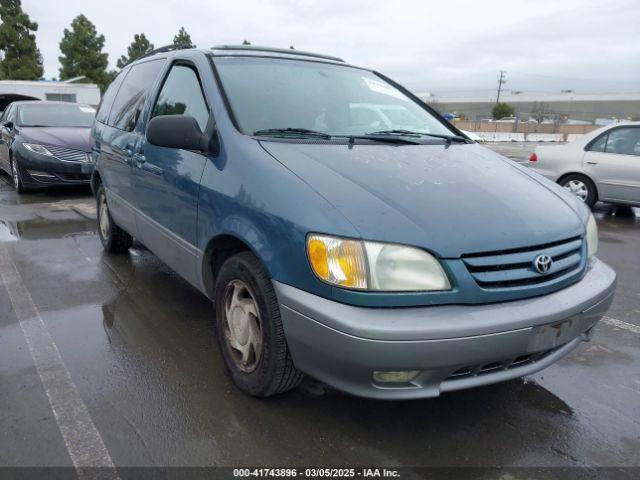  Salvage Toyota Sienna