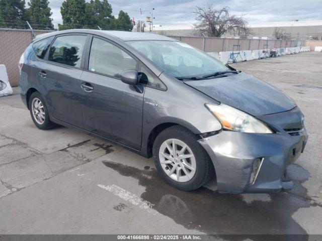  Salvage Toyota Prius v