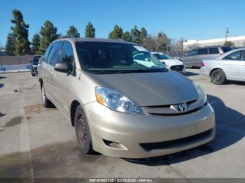  Salvage Toyota Sienna