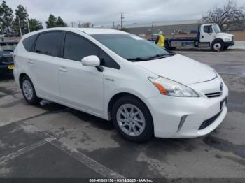  Salvage Toyota Prius v