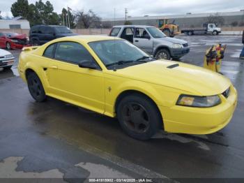  Salvage Ford Mustang