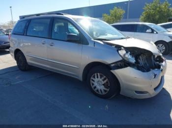  Salvage Toyota Sienna