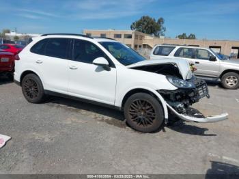  Salvage Porsche Cayenne