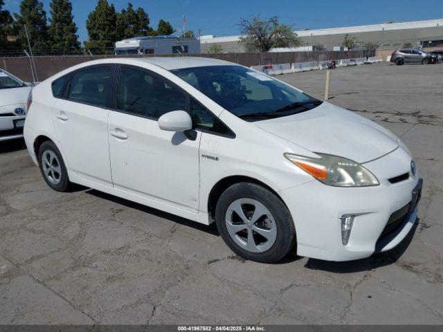  Salvage Toyota Prius