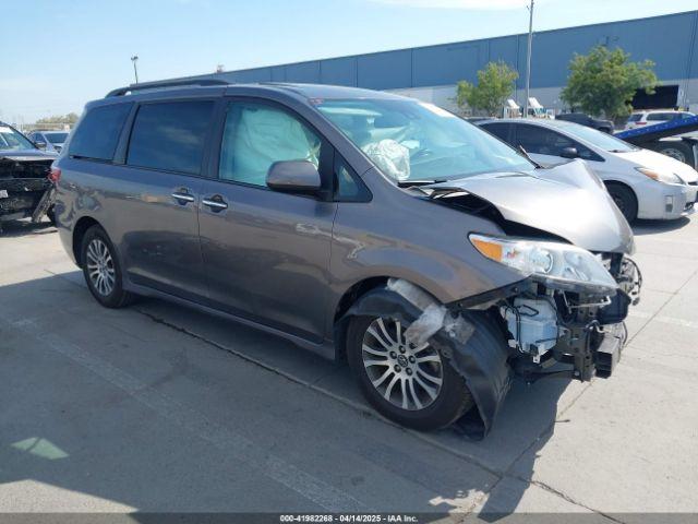 Salvage Toyota Sienna