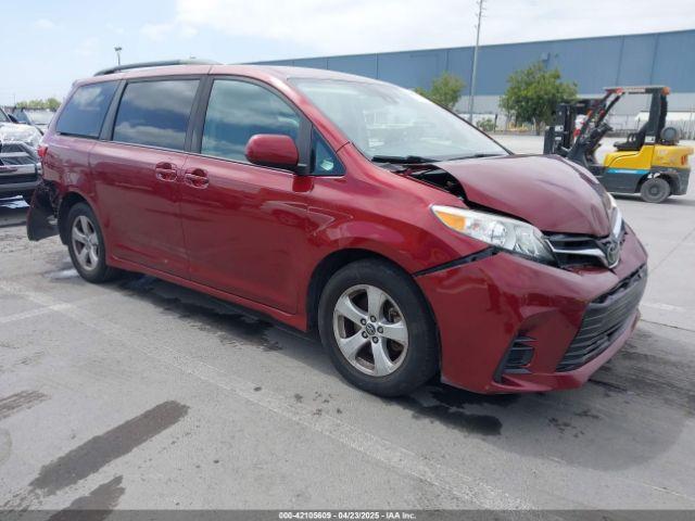  Salvage Toyota Sienna