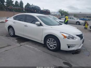  Salvage Nissan Altima