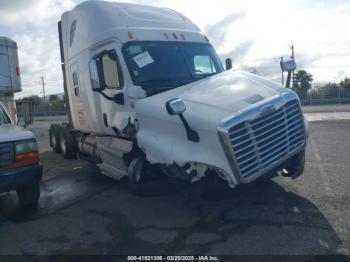  Salvage Freightliner Cascadia 125