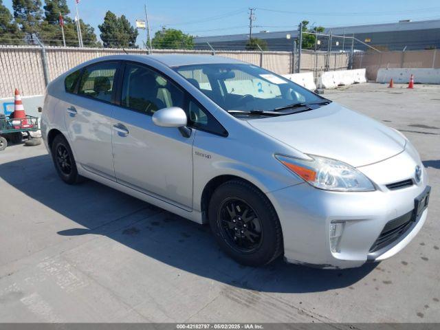  Salvage Toyota Prius