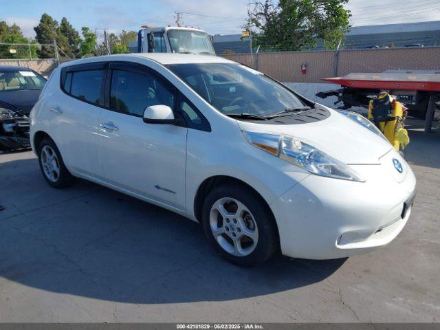  Salvage Nissan LEAF