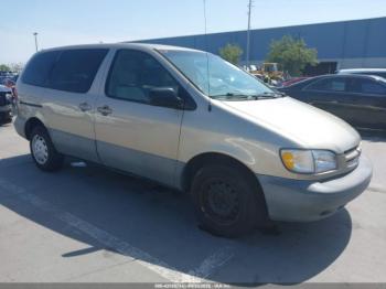  Salvage Toyota Sienna