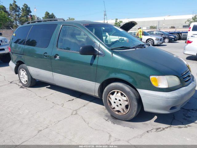  Salvage Toyota Sienna