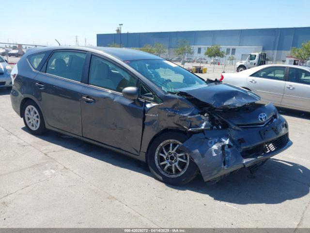  Salvage Toyota Prius v