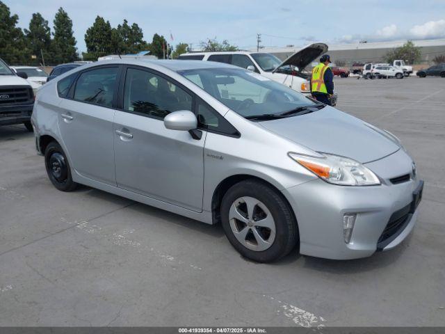  Salvage Toyota Prius