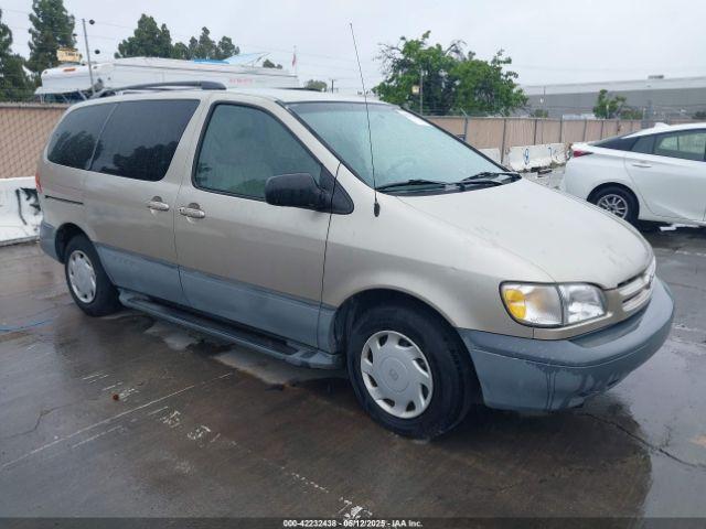  Salvage Toyota Sienna