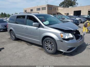  Salvage Dodge Grand Caravan