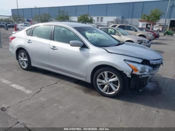  Salvage Nissan Altima