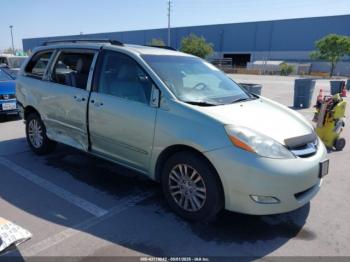 Salvage Toyota Sienna
