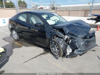  Salvage Toyota Yaris