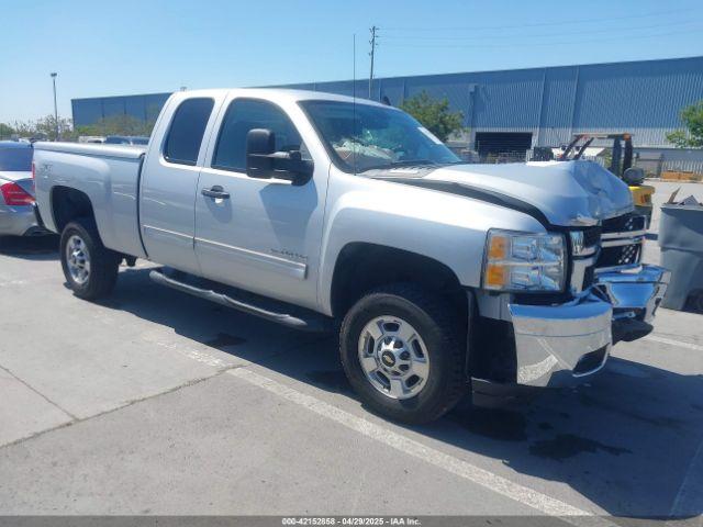  Salvage Chevrolet Silverado 2500
