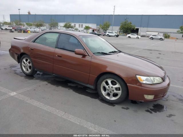  Salvage Lexus Es