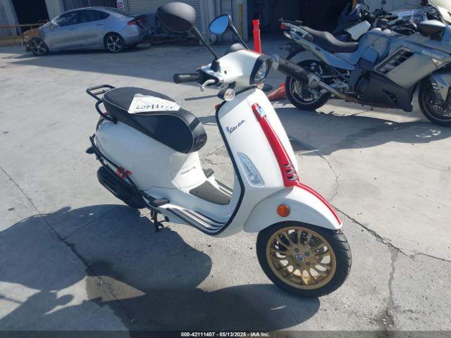  Salvage Vespa Primavera Sprint