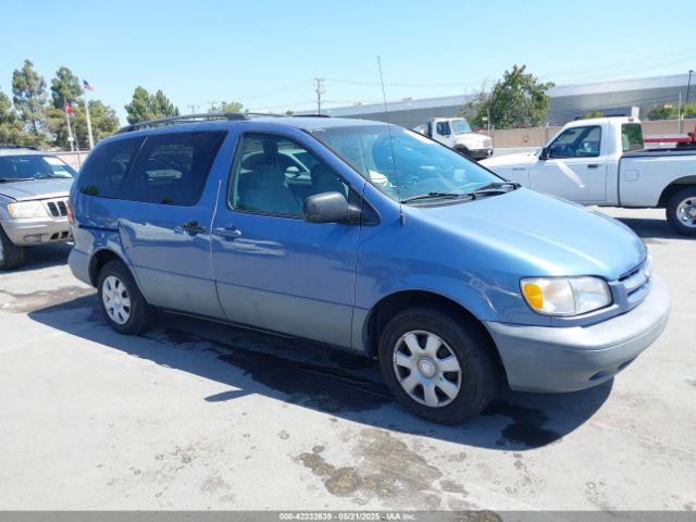  Salvage Toyota Sienna