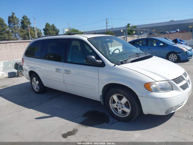  Salvage Dodge Grand Caravan