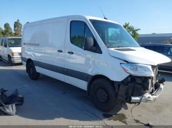  Salvage Mercedes-Benz Sprinter 2500