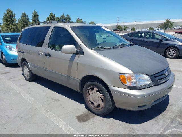  Salvage Toyota Sienna