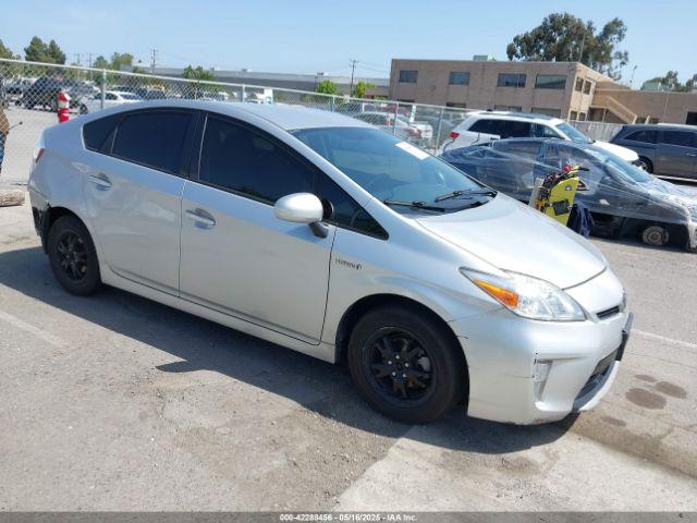  Salvage Toyota Prius