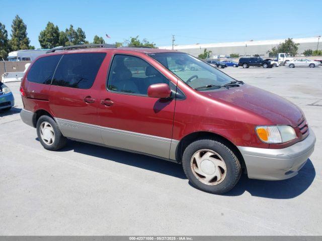  Salvage Toyota Sienna