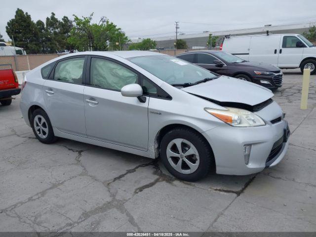  Salvage Toyota Prius