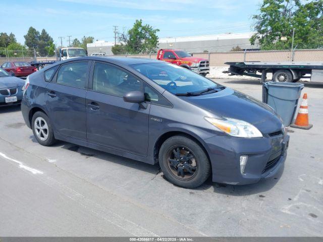  Salvage Toyota Prius