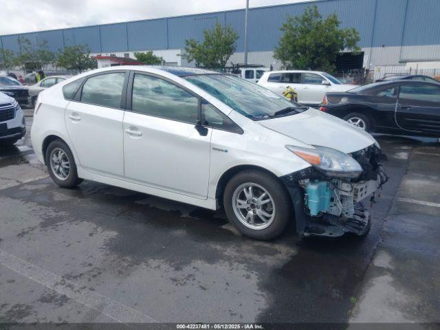  Salvage Toyota Prius