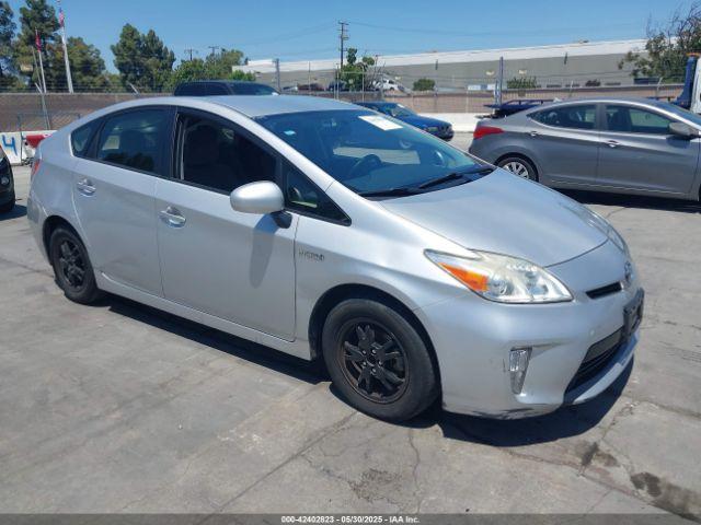  Salvage Toyota Prius
