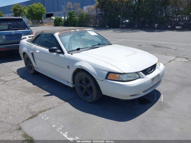  Salvage Ford Mustang