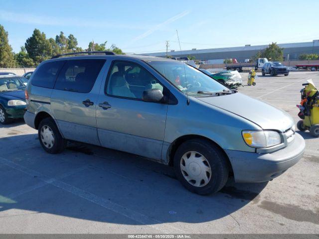  Salvage Toyota Sienna