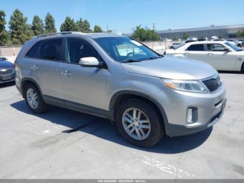 Salvage Kia Sorento