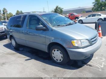  Salvage Toyota Sienna