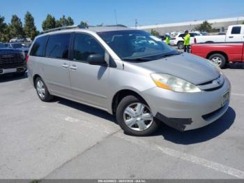  Salvage Toyota Sienna