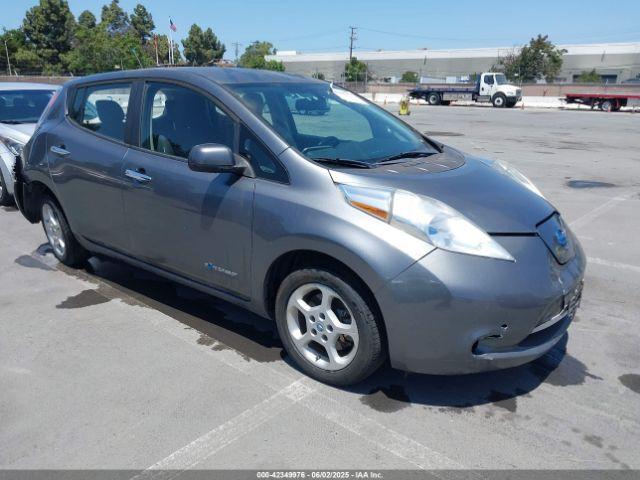  Salvage Nissan LEAF