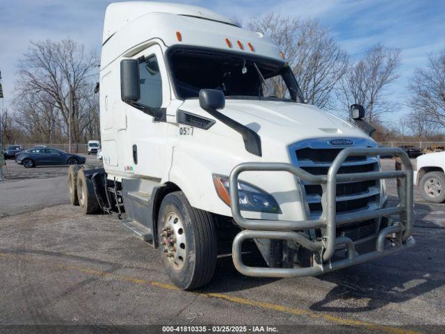  Salvage Freightliner New Cascadia 116