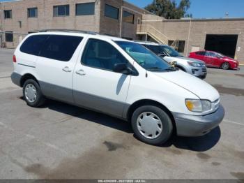  Salvage Toyota Sienna
