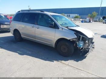  Salvage Toyota Sienna