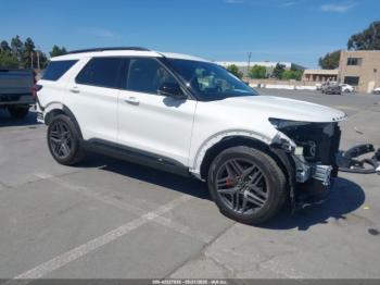  Salvage Ford Explorer