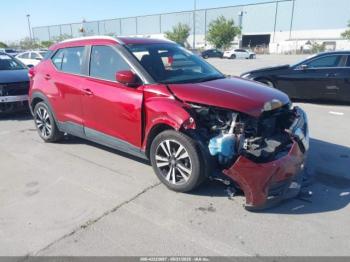  Salvage Nissan Kicks